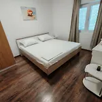 شقة Gligora